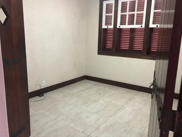 Imagem 5: Casa com 4 Quartos + 2 Anexos - Centro - Petrópolis, Rj