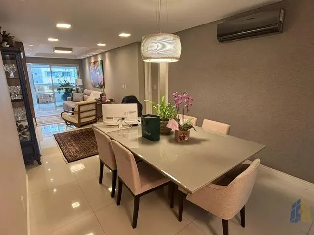 Imagem 7: Apartamento com 3 Suítes em Ótima Localização no Centro de Florianópolis
