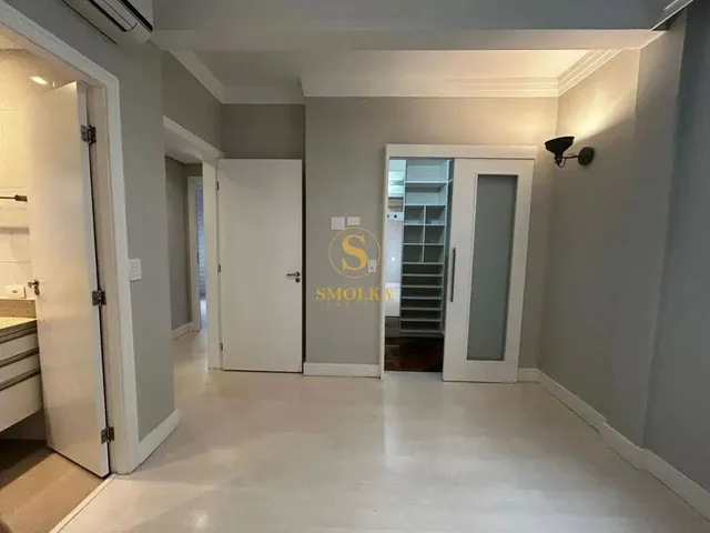 Imagem 3: Apartamento para Venda com 3 Dormitórios na Esteves Junior no Centro - Florianópolis