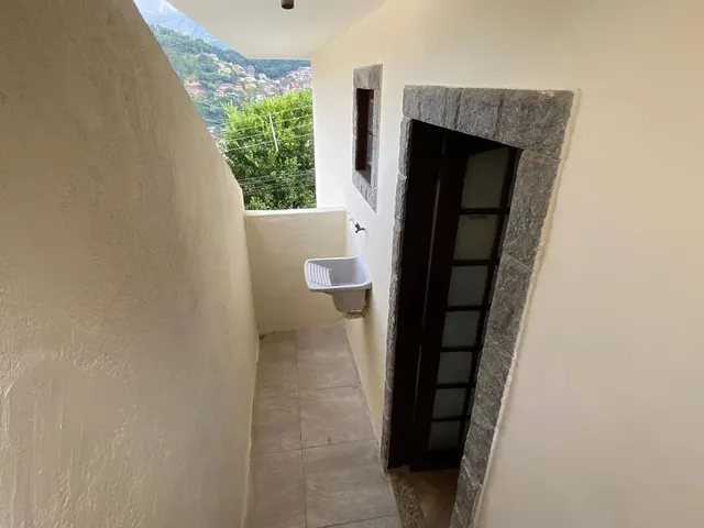 Imagem 4: Imóvel para Aluguel com 60 Metros Quadrados com 2 Quartos em Cascatinha - Petrópolis