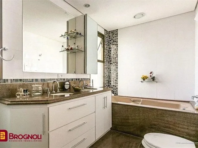 Imagem 7: Apartamento em Agronômica