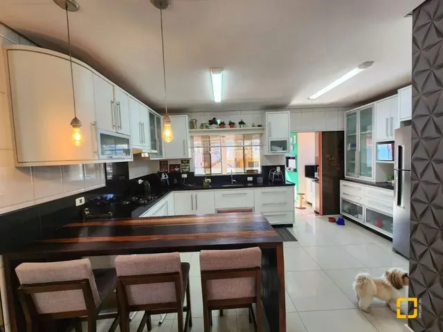 Imagem 2: Casa 4 Dorms, com Piscina na Agronômica