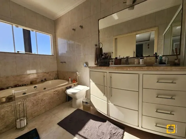Imagem 10: Casa 4 Dorms, com Piscina na Agronômica