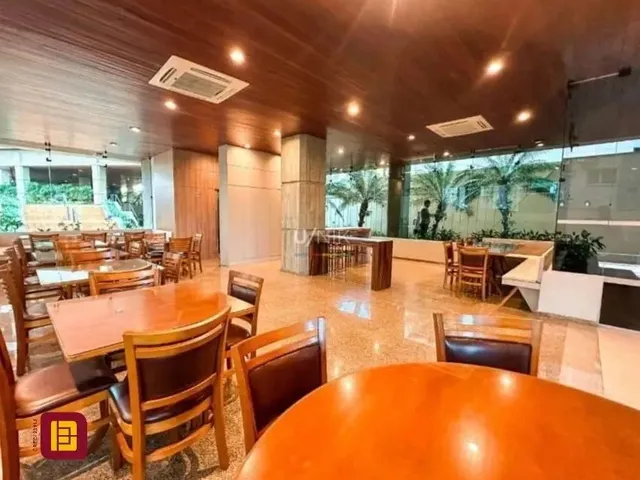 Imagem 2: Apartamento Vista Mar com 4 Dormitórios Suítes À Venda na Beira Mar de Florianópolis