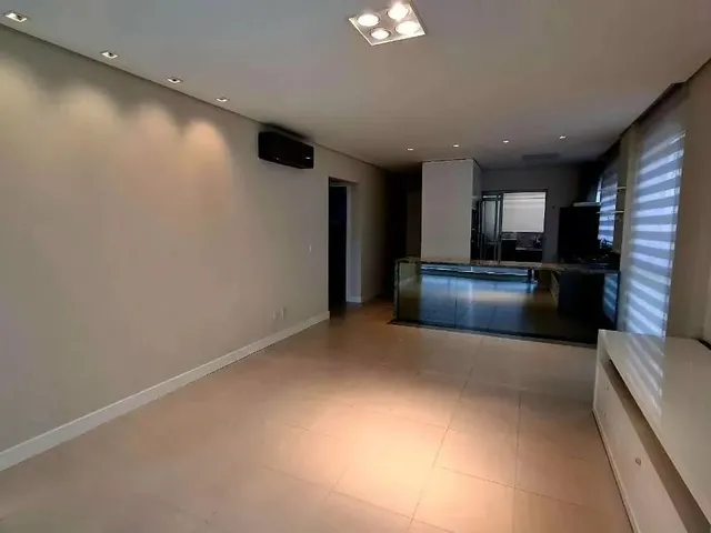 Imagem: O apartamento possui 2 Dormitórios, 1 Suíte, 2 Banheiros,