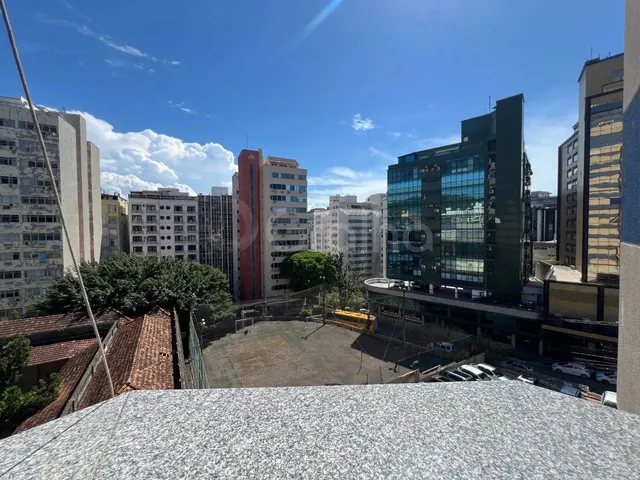 Imagem 2: Apartamento de 174M² com 4 Quartos Sendo 2 Suítes no Centro