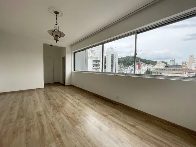 Imagem: O apartamento possui 4 Dormitórios, 1 Suíte, 4 Banheiros,