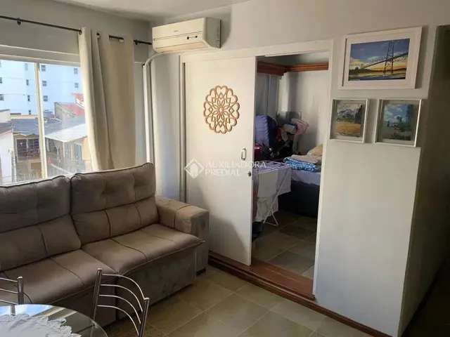 Imagem 2: Imóvel para Venda Tem 48 Metros Quadrados com 2 Quartos em Centro - Florianópolis - Sc