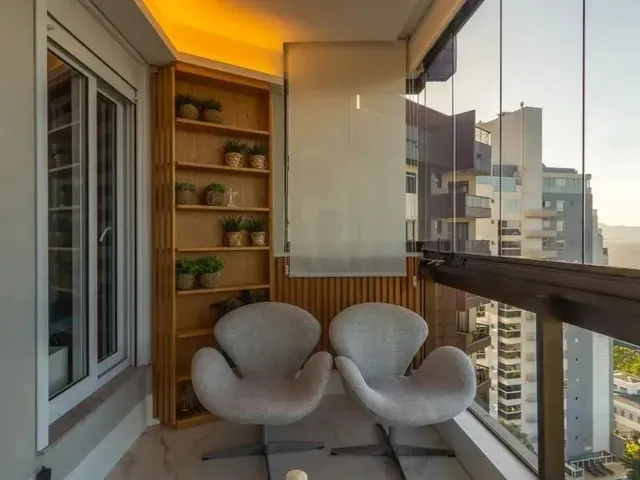 Imagem 13: Imóvel para Venda Possui 303 Metros Quadrados com 3 Quartos em Agronômica