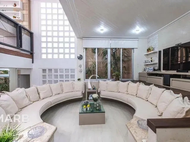 Imagem: Casa com 3 Dormitórios À Venda, 250 M²