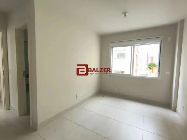 Imagem 2: 2 Dormitórios, Suíte e 2 Vagas no Centro