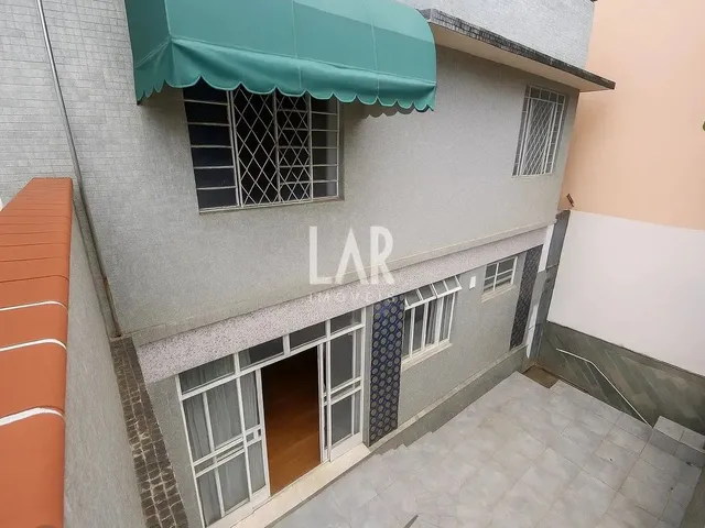 Imagem: Casa À Venda, 7 Quartos, 1 Suíte, 2 Vagas