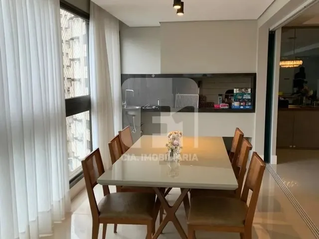Imagem 12: Apartamento de 4 Dormitórios À Venda no Centro