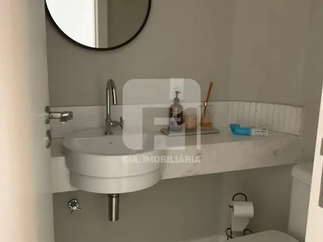 Imagem 10: Apartamento de 4 Dormitórios À Venda no Centro