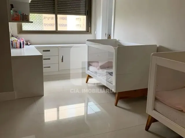 Imagem 6: Apartamento de 4 Dormitórios À Venda no Centro