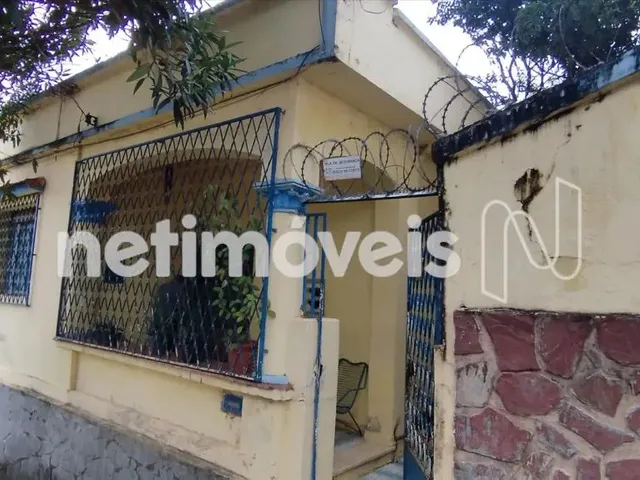 Imagem 1: Casa com 176 M²; - Sendo 3 Quartos com Edícula nos Fundos e Vaga para 3 Carros