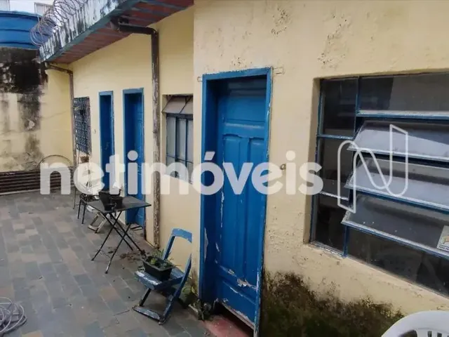 Imagem 2: Casa com 176 M²; - Sendo 3 Quartos com Edícula nos Fundos e Vaga para 3 Carros