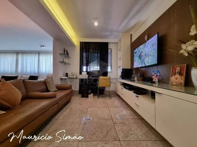 Imagem 12: Super Bem Localizado Esse Imóvel Vai Te Surpreender! São 4 Quartos com 2 Suítes e Uma