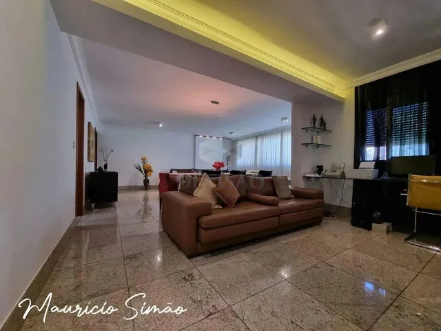 Imagem 6: Super Bem Localizado Esse Imóvel Vai Te Surpreender! São 4 Quartos com 2 Suítes e Uma