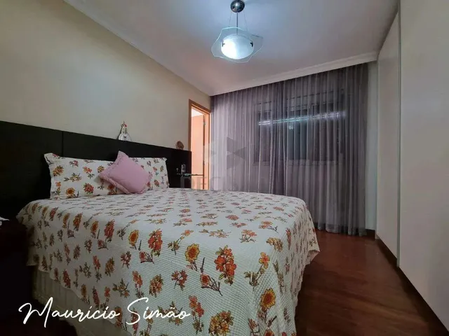 Imagem 3: Super Bem Localizado Esse Imóvel Vai Te Surpreender! São 4 Quartos com 2 Suítes e Uma