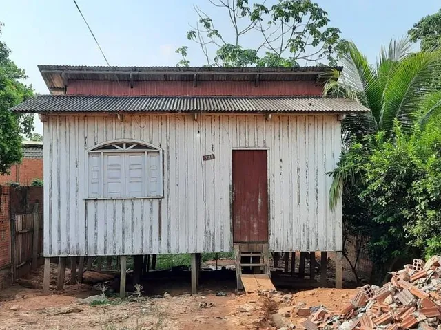 Imagem: A casa possui 1 Dormitório, 1 Banheiro e está localizado
