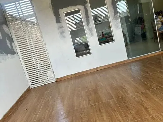Imagem: A casa possui 3 Dormitórios, 1 Suíte, 2 Banheiros, 2