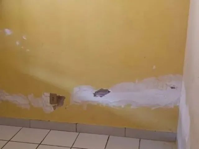 Imagem: A casa possui 2 Dormitórios, 1 Banheiro e está localizado