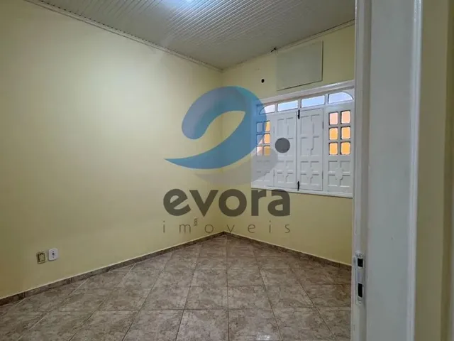 Imagem: A casa possui 3 Dormitórios, 1 Suíte, 3 Banheiros, 4