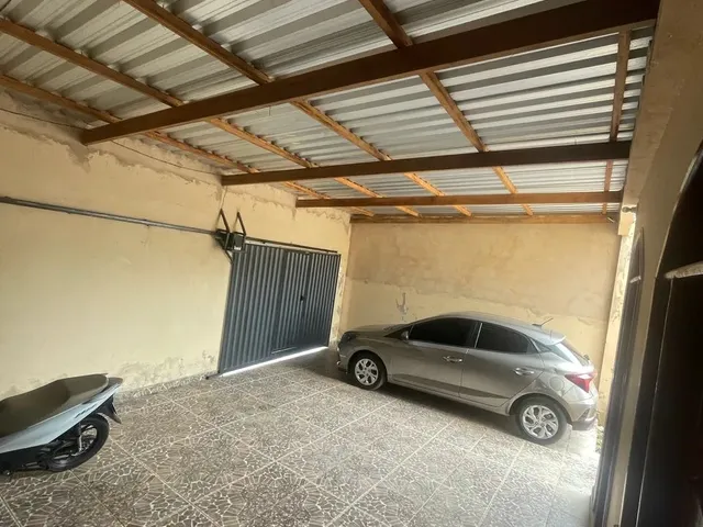 Imagem: A casa possui 2 Dormitórios, 1 Suíte, 2 Banheiros, 2