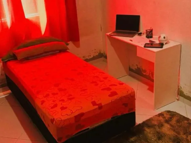 Imagem: A casa possui 2 Dormitórios, 2 Banheiros, 2 Vagas na