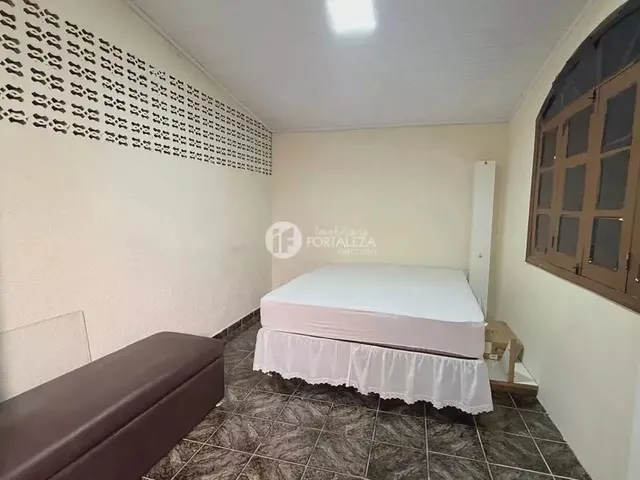 Imagem 15: Imóvel para Venda Possui 211 Metros Quadrados com 3 Quartos em Conjunto Tucumã - Rio