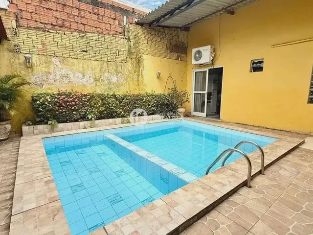 Imagem 2: Imóvel para Venda Possui 211 Metros Quadrados com 3 Quartos em Conjunto Tucumã - Rio