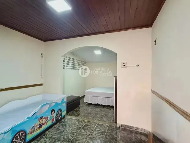 Imagem 3: Imóvel para Venda Possui 211 Metros Quadrados com 3 Quartos em Conjunto Tucumã - Rio