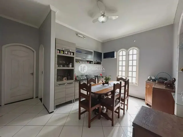 Imagem 11: Imóvel para Venda Possui 246 Metros Quadrados com 3 Quartos em Bosque - Rio Branco - Ac