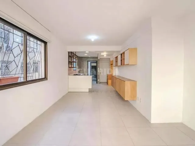 Imagem 6: Apartamento Reformado com 2 Dormitórios e 1 Vaga de Garagem em Localização