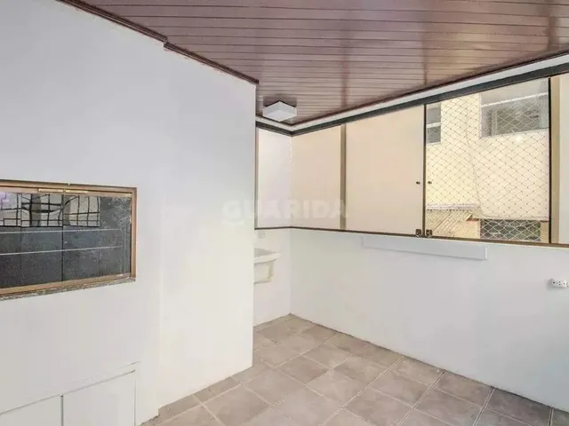 Imagem 7: Apartamento Reformado com 2 Dormitórios e 1 Vaga de Garagem em Localização