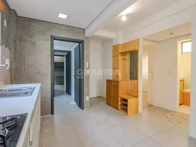 Imagem 16: Apartamento Reformado com 2 Dormitórios e 1 Vaga de Garagem em Localização