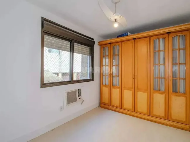 Imagem 15: Apartamento Reformado com 2 Dormitórios e 1 Vaga de Garagem em Localização