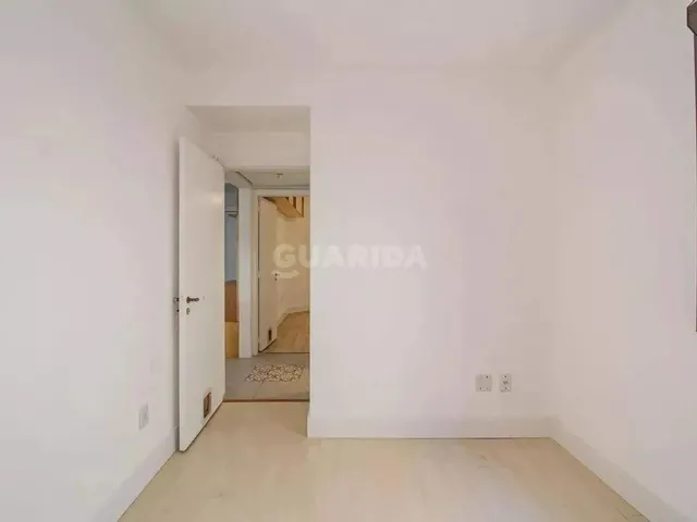 Imagem 4: Apartamento Reformado com 2 Dormitórios e 1 Vaga de Garagem em Localização