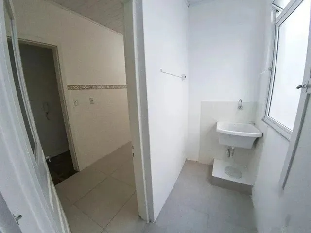 Imagem 10: Imóvel para Aluguel com 60 Metros Quadrados com 2 Quartos em Petrópolis - Porto Alegre