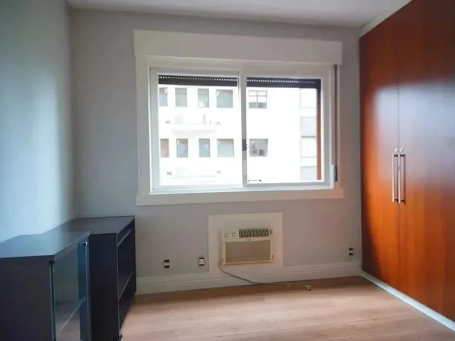Imagem 2: Apartamento para Aluguel, 4 Quartos, 1 Suíte, 3 Vagas, Petrópolis - Porto Alegre/Rs