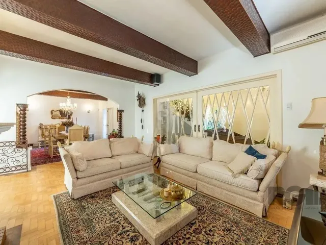 Imagem 10: Casa Residencial para Alugar no Bairro Petrópolis com 3 Dormitórios e 500 M²