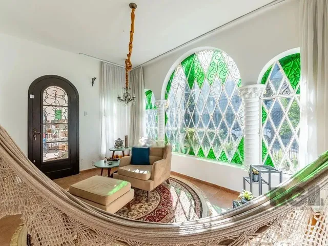 Imagem 2: Casa Residencial para Alugar no Bairro Petrópolis com 3 Dormitórios e 500 M²