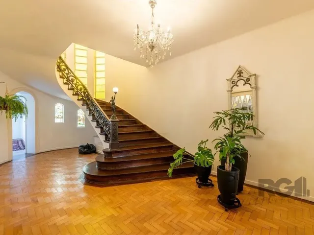 Imagem 6: Casa Residencial para Alugar no Bairro Petrópolis com 3 Dormitórios e 500 M²