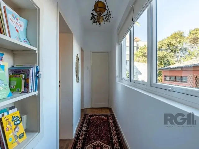 Imagem 3: Casa Residencial para Alugar no Bairro Petrópolis com 3 Dormitórios e 500 M²