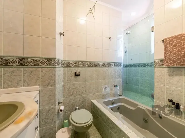 Imagem 16: Casa Residencial para Alugar no Bairro Petrópolis com 3 Dormitórios e 500 M²