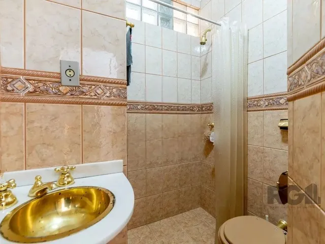 Imagem 7: Casa Residencial para Alugar no Bairro Petrópolis com 3 Dormitórios e 500 M²
