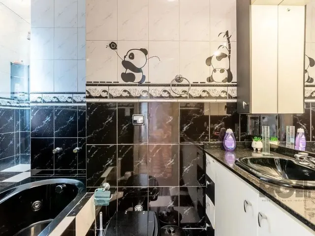 Imagem 4: Casa Residencial para Alugar no Bairro Petrópolis com 3 Dormitórios e 500 M²