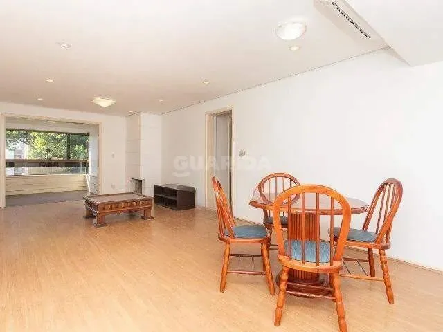 Imagem: Apartamento Semimobiliado com 2 Dormitórios