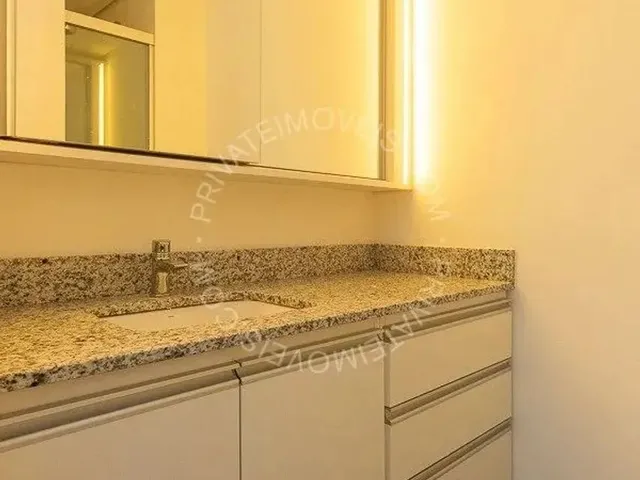 Imagem 4: Apartamento Semimobiliado para Alugar no Moinhos de Vento com 2 Quartos (2 Suítes